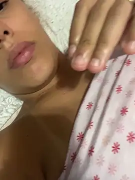 nandinharuivinha22 online show from 15, 4, 2026