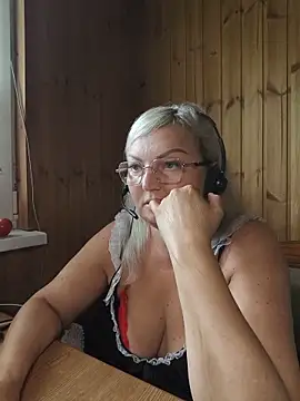 White-Chocolatte online show from 15, 6, 2026