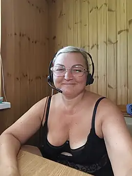 White-Chocolatte online show from 22, 6, 2026