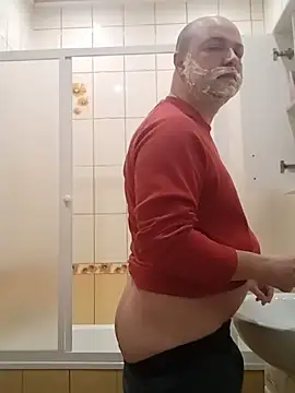 Snapshot of Luceriusbigass chatting on 8, 3, 2025 Luceriusbigass online show from 8, 3, 2025