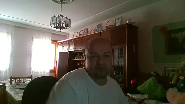 Snapshot of Luceriusbigass chatting on 5, 7, 2026 Luceriusbigass online show from 5, 7, 2026