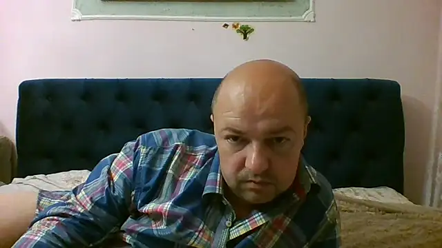 Snapshot of Luceriusbigass chatting on 8, 7, 2026 Luceriusbigass online show from 8, 7, 2026