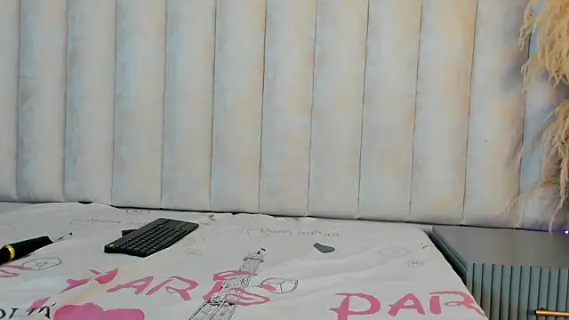 Snapshot of Anniee_collins_ chatting on 9, 4, 2026 Anniee collins online show from 9, 4, 2026