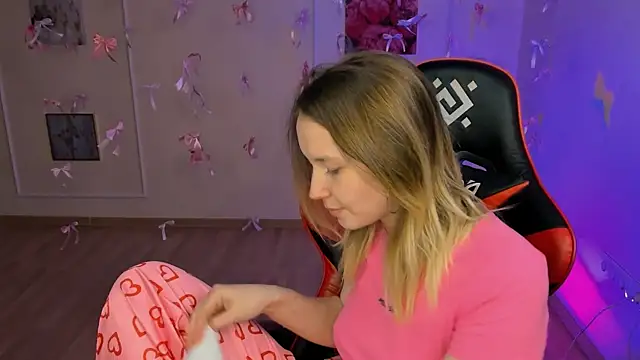 yourella online show from 13, 4, 2026