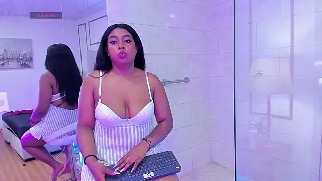 NatashaLuxy online show from 5, 5, 2026