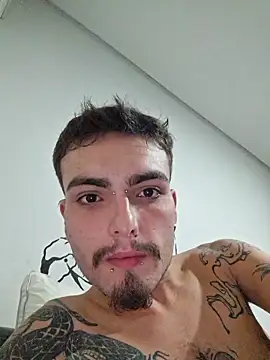 Snapshot of Wllwk12 chatting on 8, 4, 2026 Wllwk12 online show from 8, 4, 2026