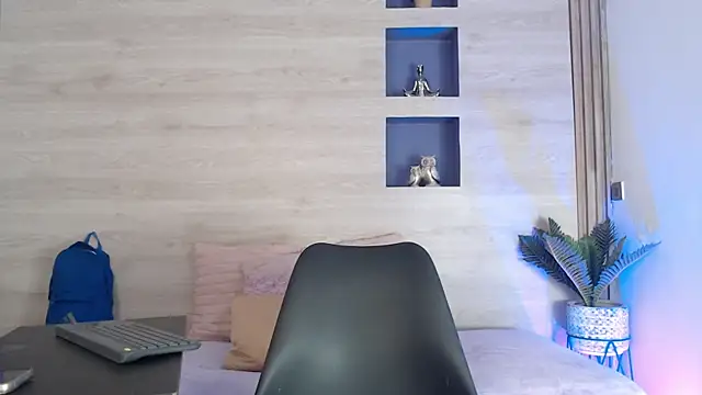 Logan Steel online show from 15, 7, 2026