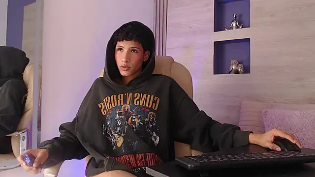 Velvet An online show from 18, 4, 2026