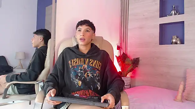 Velvet An online show from 28, 4, 2026