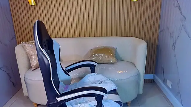 Snapshot of Andrea_Brown_tx chatting on 11, 4, 2026 Andrea Brown tx online show from 11, 4, 2026