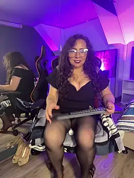Jenifer cruz online show from 10, 7, 2026