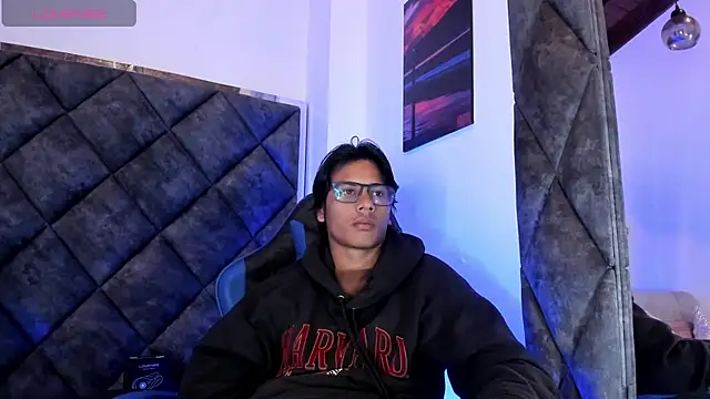 Snapshot of LiamKron chatting on 9, 7, 2026 LiamKron online show from 9, 7, 2026