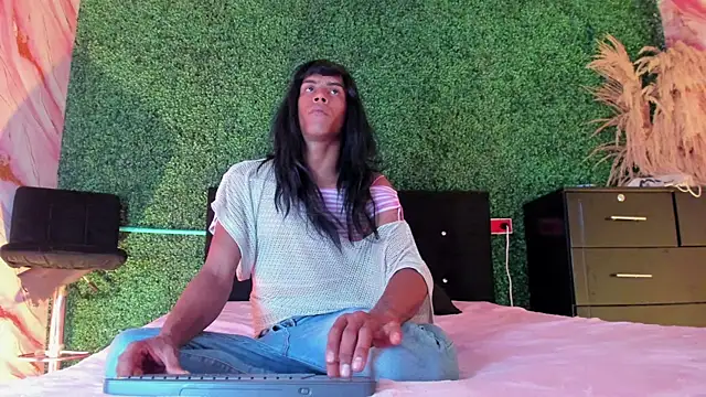 Lexyy lux online show from 14, 4, 2026