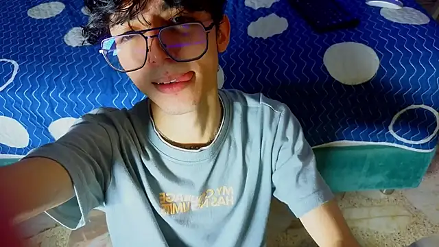Twink Sebas7 online show from 14, 4, 2026