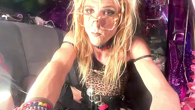 TgirlBrat online show from 20, 6, 2026