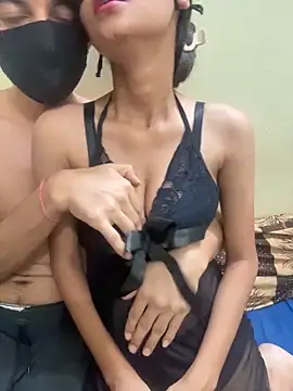 young couple76 online show from 18, 4, 2026