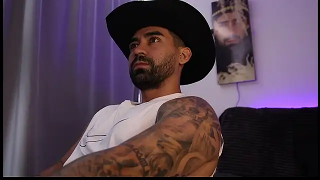 Snapshot of miike_smit chatting on 13, 4, 2026 miike smit online show from 13, 4, 2026