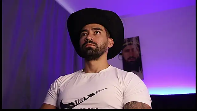 Snapshot of miike_smit chatting on 16, 4, 2026 miike smit online show from 16, 4, 2026