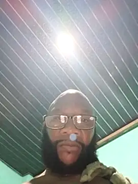 Snapshot of goodloveboss chatting on 15, 4, 2026 goodloveboss online show from 15, 4, 2026