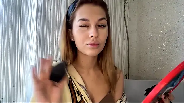 JoliPlatinums online show from 5, 5, 2026