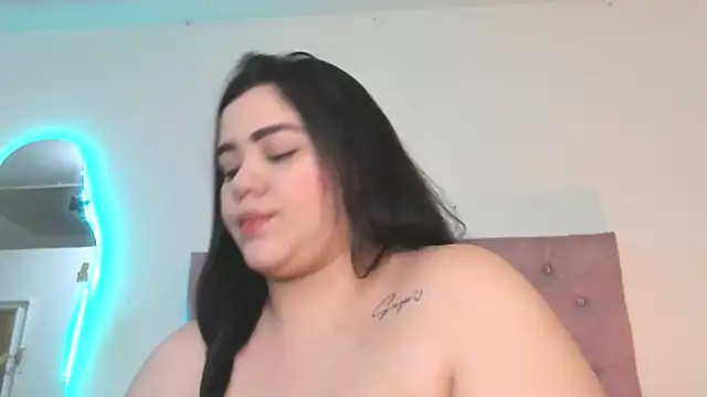Snapshot of laurenlaine chatting on 31, 5, 2026 laurenlaine online show from 31, 5, 2026