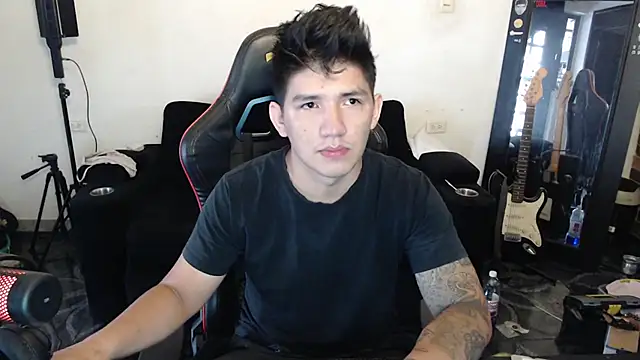 Snapshot of AAROON_SCOTT chatting on 12, 4, 2026 AAROON SCOTT online show from 12, 4, 2026