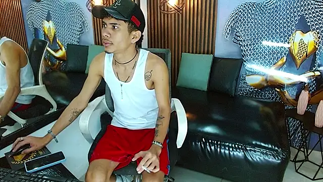 Skinny cute Alyer online show from 17, 5, 2026