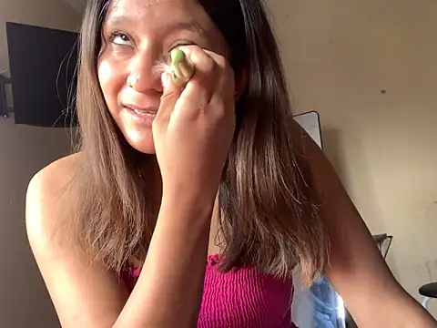 Snapshot of SolMlrena chatting on 12, 4, 2026 SolMlrena online show from 12, 4, 2026