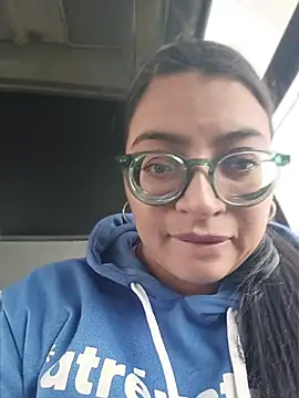 Snapshot of SOFI__10 chatting on 16, 6, 2026 SOFI 10 online show from 16, 6, 2026