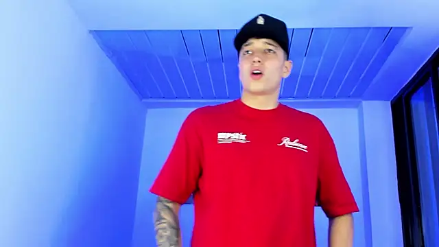 Snapshot of eithan_boy_ chatting on 2, 7, 2026 eithan boy online show from 2, 7, 2026