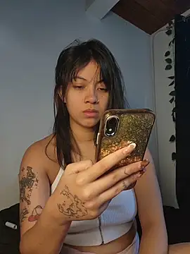 NefertitiXO online show from 7, 6, 2026