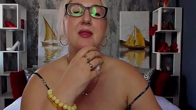 DianaFrances online show from 8, 5, 2026