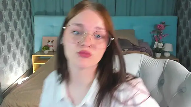 Emilly Hiil online show from 18, 5, 2026