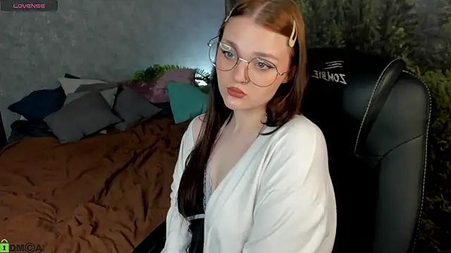 Emilly Hiil online show from 21, 5, 2026
