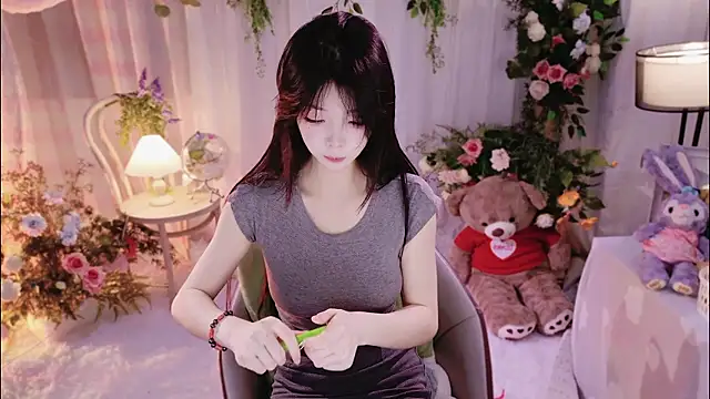 Zoe-001 online show from 5, 7, 2026