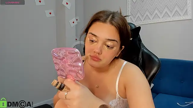 Aisha Tiffany online show from 26, 5, 2026