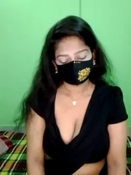 Snapshot of black-woman chatting on 26, 4, 2026 black-woman online show from 26, 4, 2026