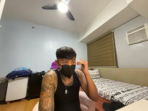 Snapshot of tattoo_hottie chatting on 15, 4, 2026 tattoo hottie online show from 15, 4, 2026