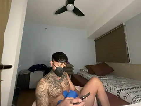 Snapshot of tattoo_hottie chatting on 15, 4, 2026 tattoo hottie online show from 15, 4, 2026