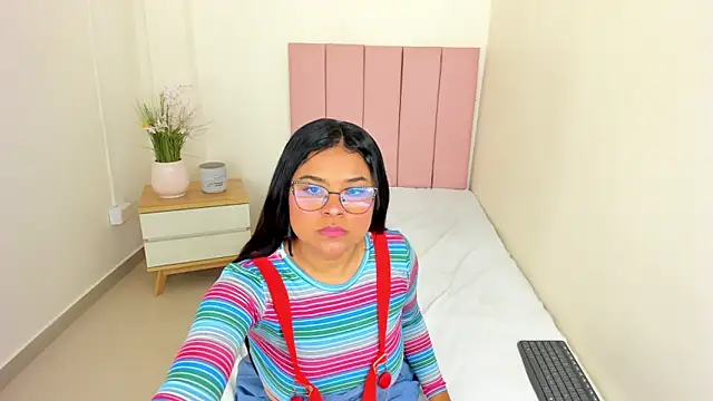 Mindy Claker online show from 6, 5, 2026