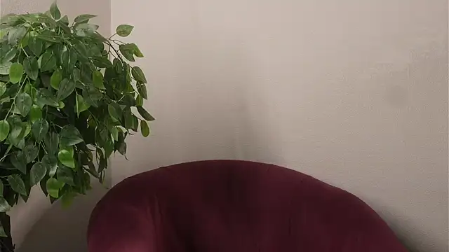 Snapshot of DanilleMincher chatting on 14, 4, 2026 DanilleMincher online show from 14, 4, 2026