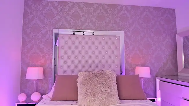 NatashaMilley online show from 24, 4, 2026