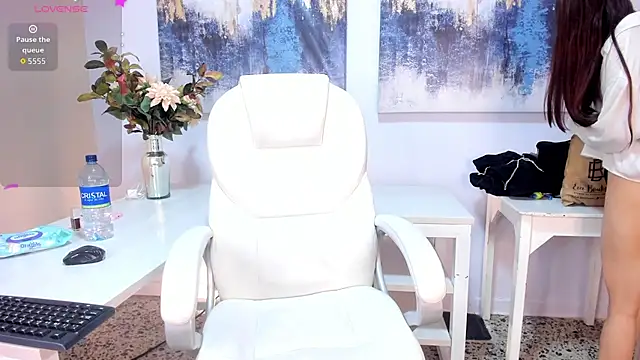 madydoll  online show from 25, 4, 2026