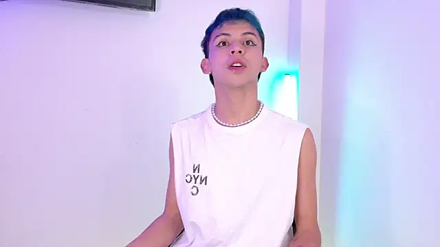 Snapshot of Apolo_Prince1 chatting on 2, 6, 2026 Apolo Prince1 online show from 2, 6, 2026