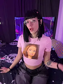 Snapshot of vibre__ chatting on 14, 4, 2026 vibre online show from 14, 4, 2026