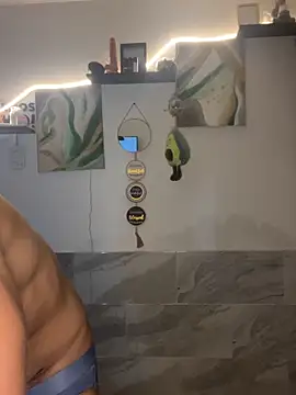 Emcapuchado Josee online show from 13, 4, 2026