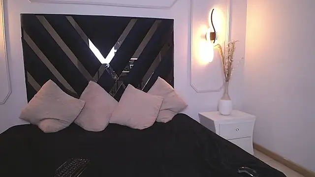 Snapshot of Flor_pink chatting on 11, 4, 2026 Flor pink online show from 11, 4, 2026