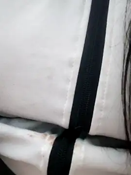 Snapshot of Siya_mic chatting on 15, 4, 2026 Siya mic online show from 15, 4, 2026