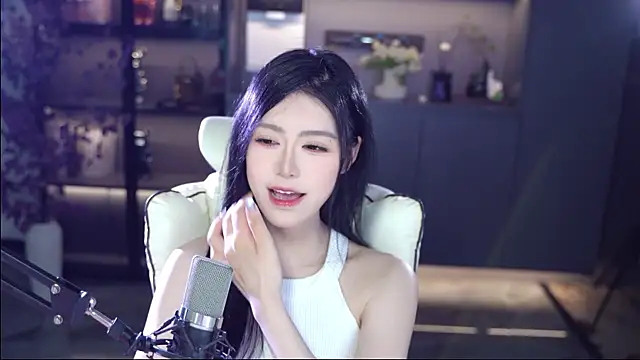 Snapshot of Seraphinei chatting on 24, 5, 2026 Seraphinei online show from 24, 5, 2026