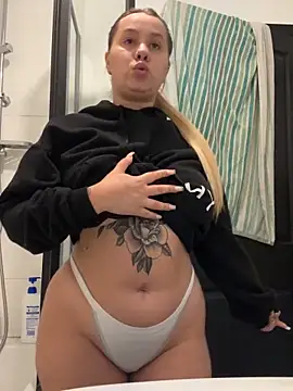 Snapshot of OliviaJadeXx chatting on 4, 6, 2026 OliviaJadeXx online show from 4, 6, 2026